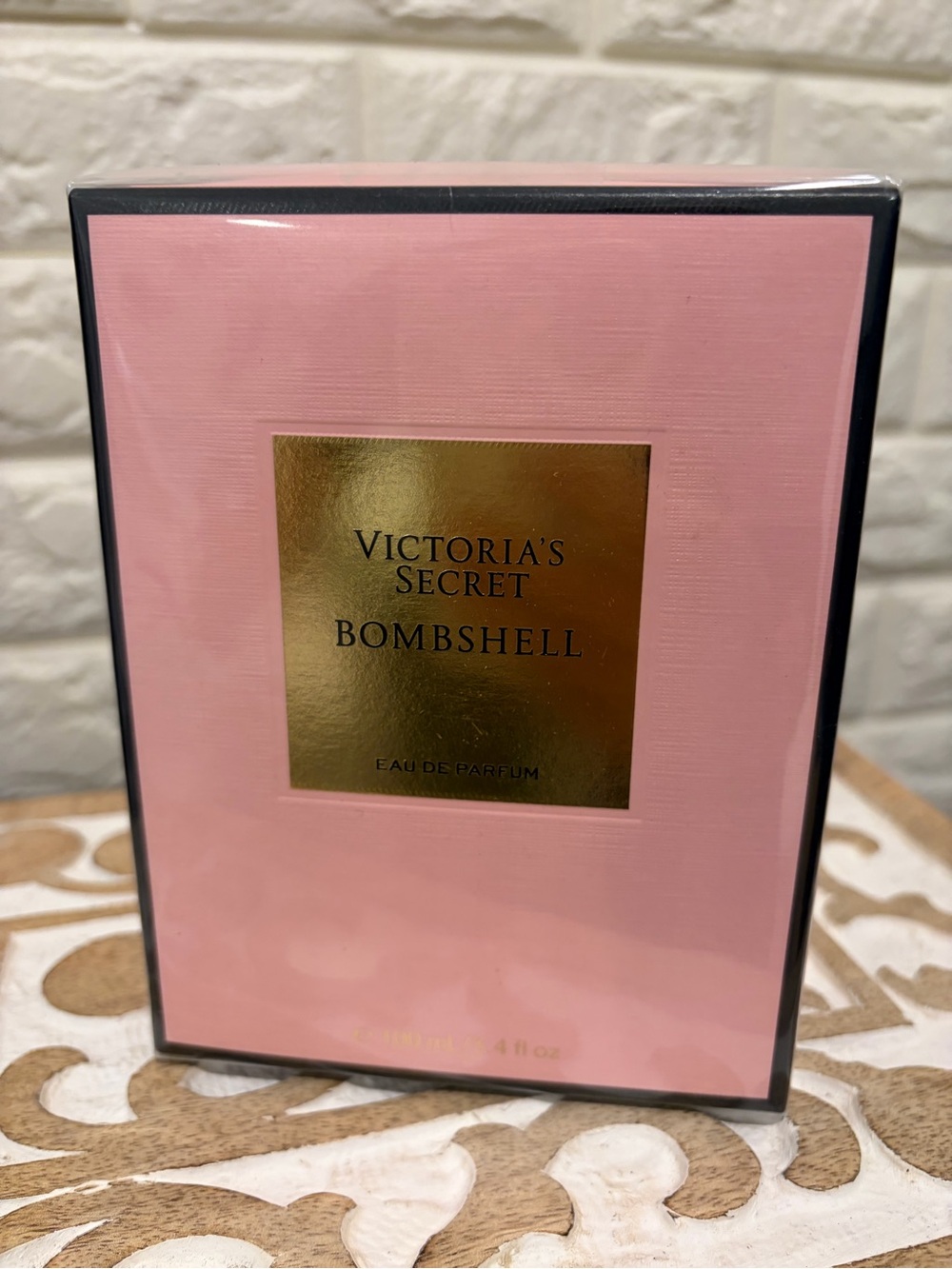 Victoria's Secret Bombshell Eau de Parfum - Light Pink Bottle - Picture 3 of 4